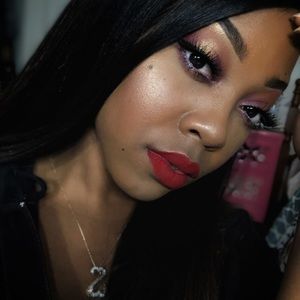 Meet your Posher, Victoria